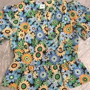 CABI #5900 Happy Top Sz-M Multi Colored Floral Like New never worn